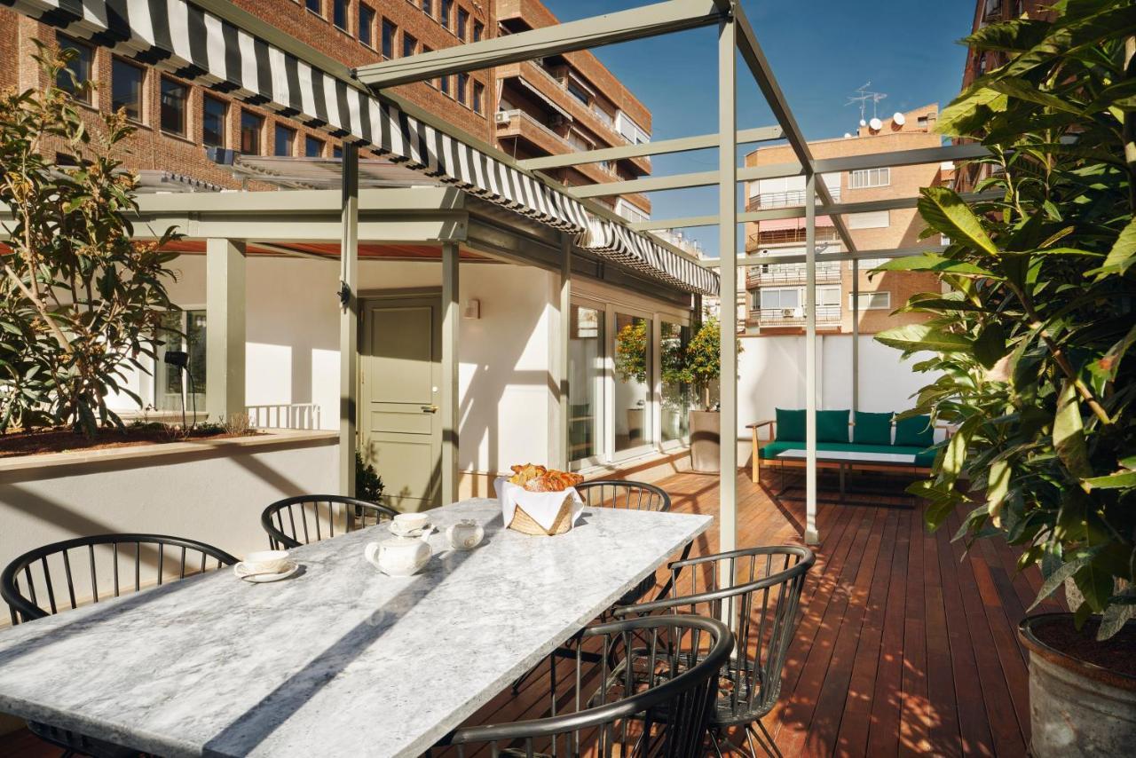 Bless Hotel Madrid - The Leading Hotels Of The World Dış mekan fotoğraf The rooftop terrace