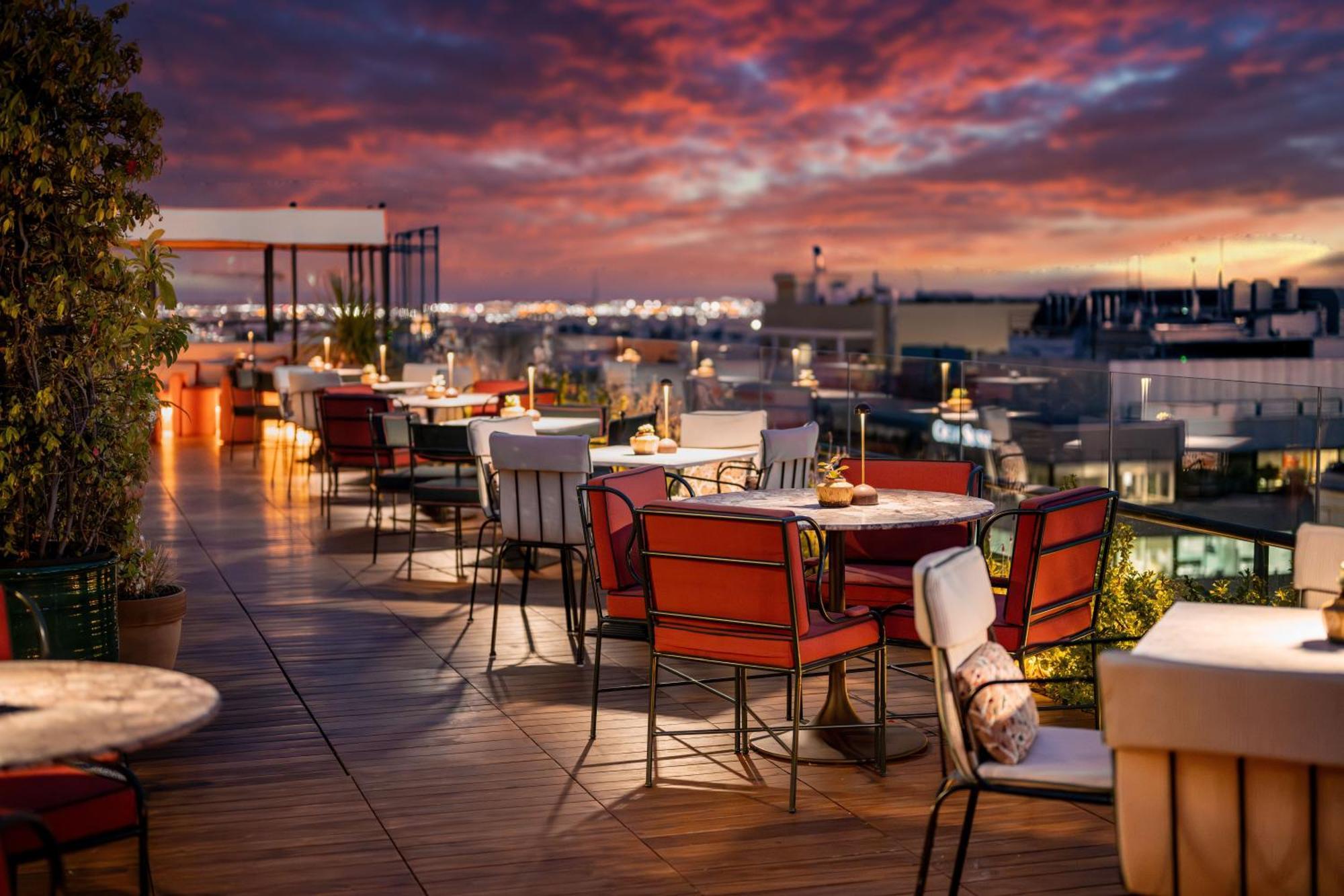 Bless Hotel Madrid - The Leading Hotels Of The World Dış mekan fotoğraf The hotel's rooftop bar